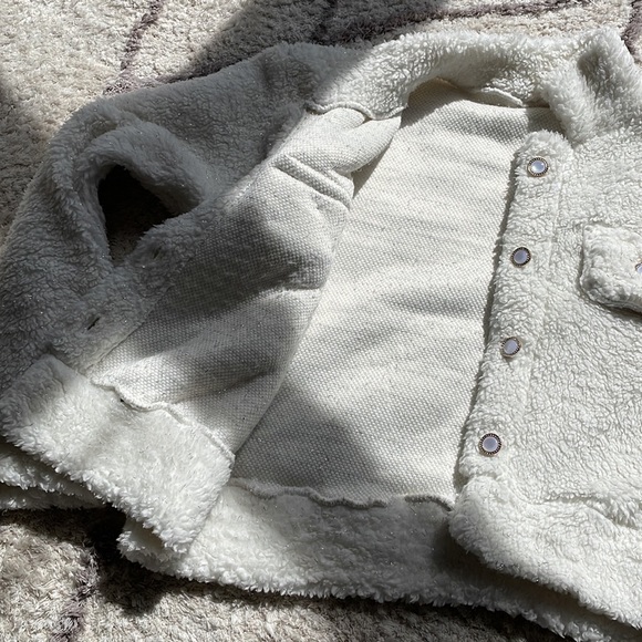 ✨Fuzzy Cropped Jacket✨ - Picture 3 of 6